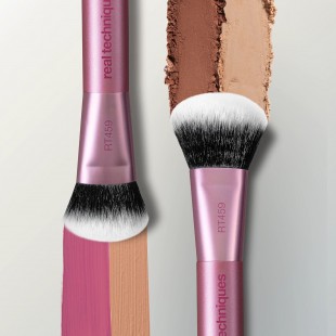 Real Techniques Ultimate Multi Tasker Brush (1UND)